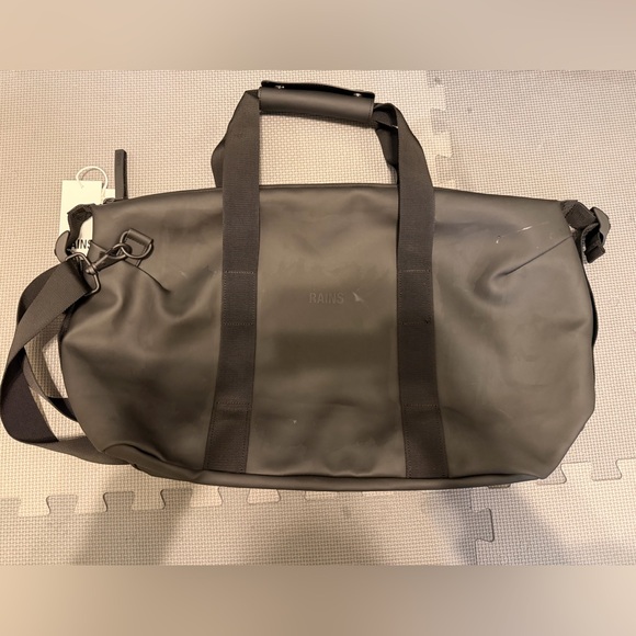 Rains Other - GUC Rains Hilo Weekend Black Duffel Bag Small